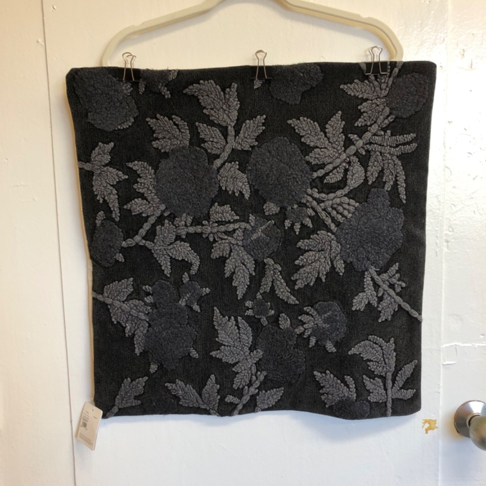 Pottery Barn 22" x 22" Florence embroidered pillow cover floral chenille soft - Picture 4 of 11